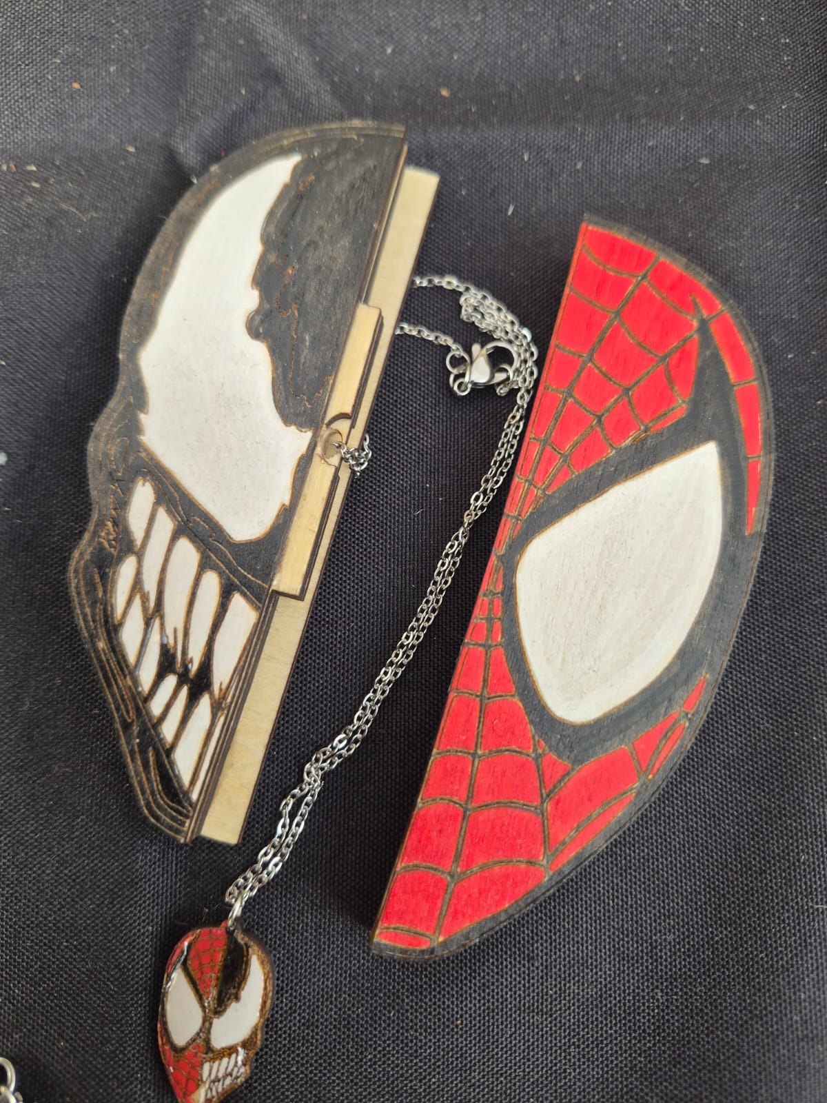 Collana Spiderman/Venom
